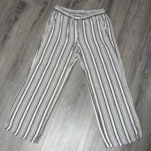 Old Navy linen pants. Size M.